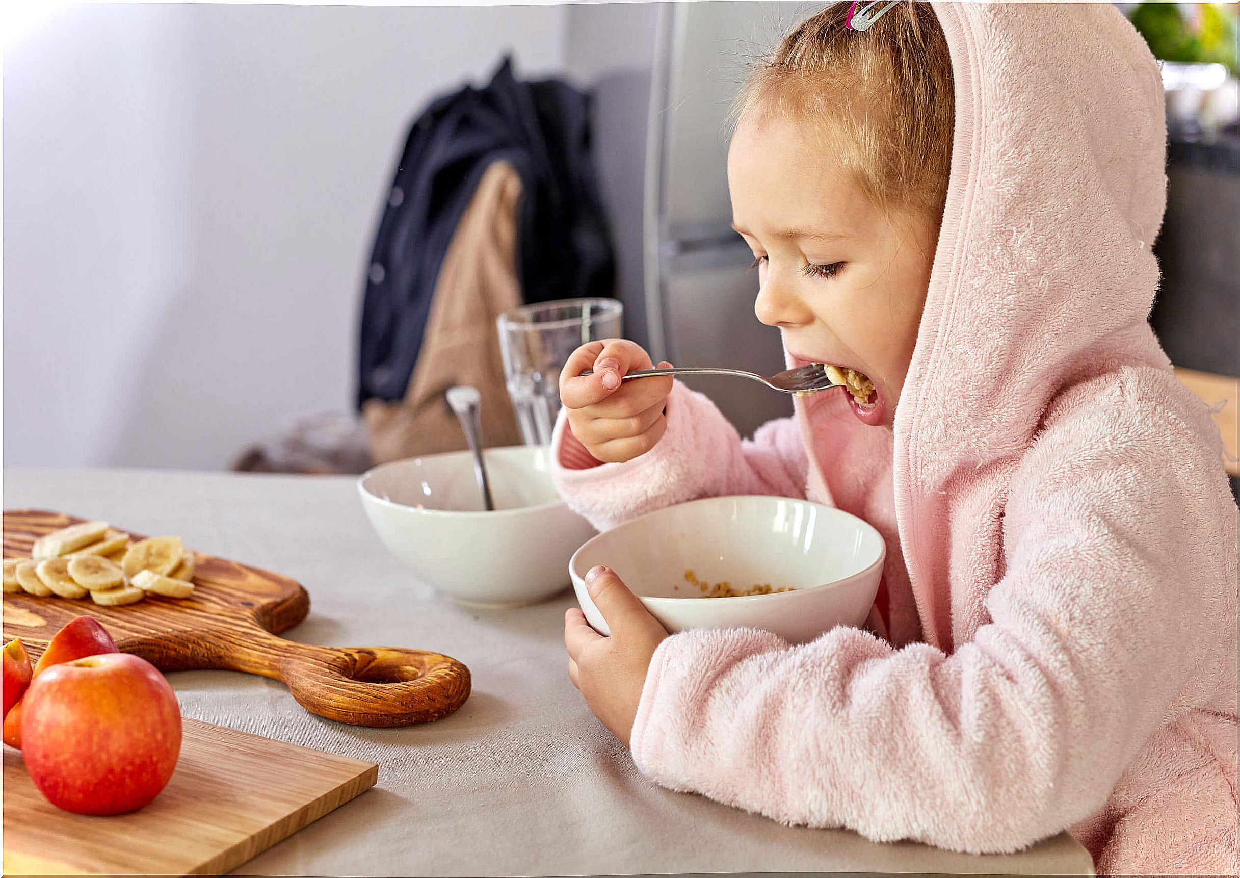 Oats and fruits: foods against constipation in children 