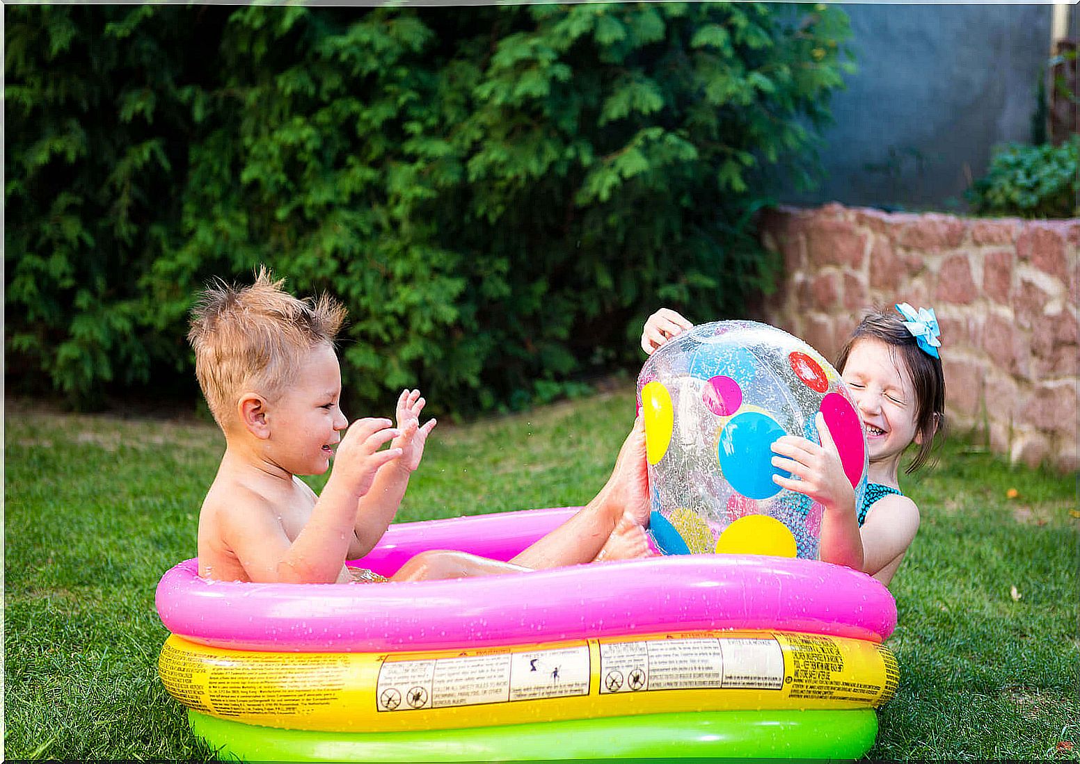 benefits of water play for children